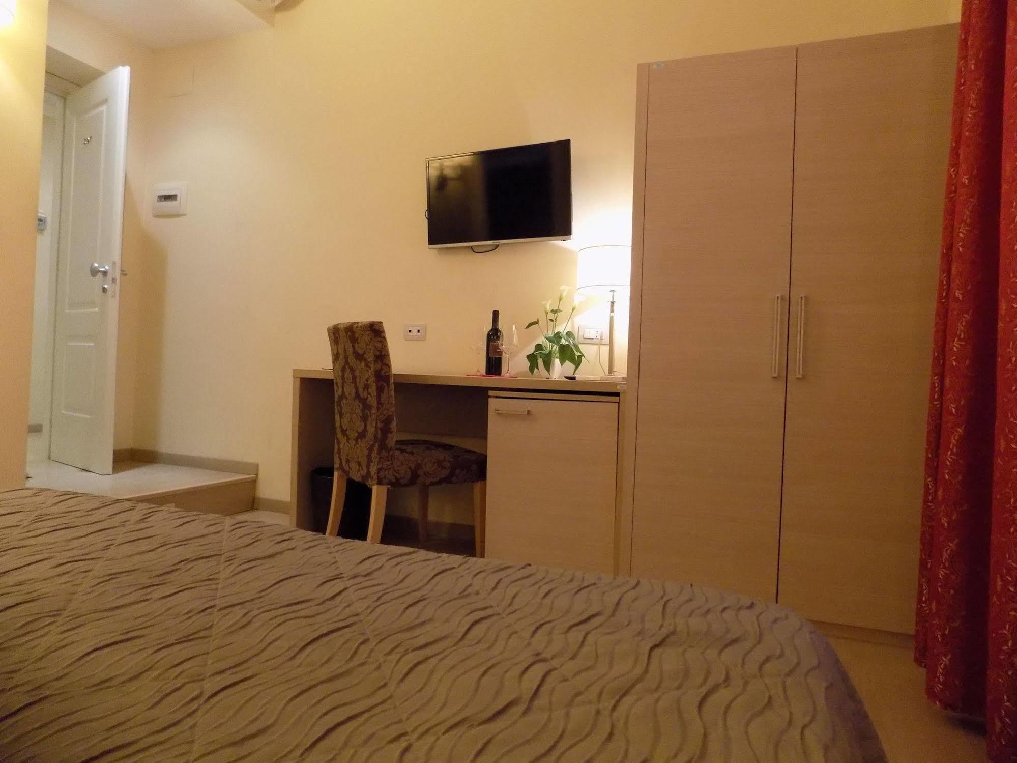 Booking House Rom Exteriör bild